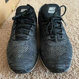 Sz 9 Nike flyknit racer “midnight racer”